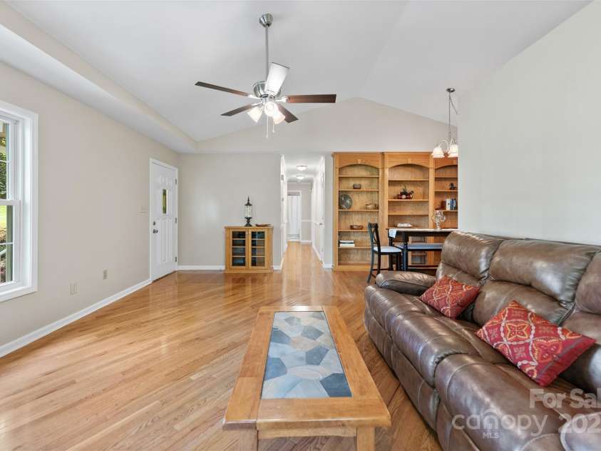 109 Wren Lane, Mooresville, NC 28117.  MLS# CAR4245335, YatesRealty ID 7464. Open Flow