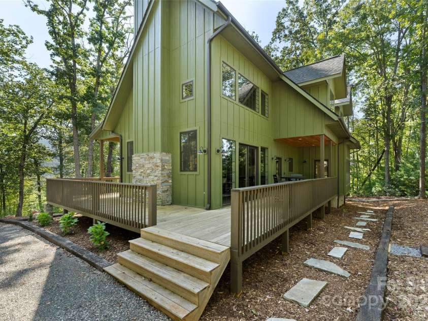 90 Clinchfield Gap Road, Marion, NC 28752.  MLS# CAR4302416, YatesRealty ID 7464. 
