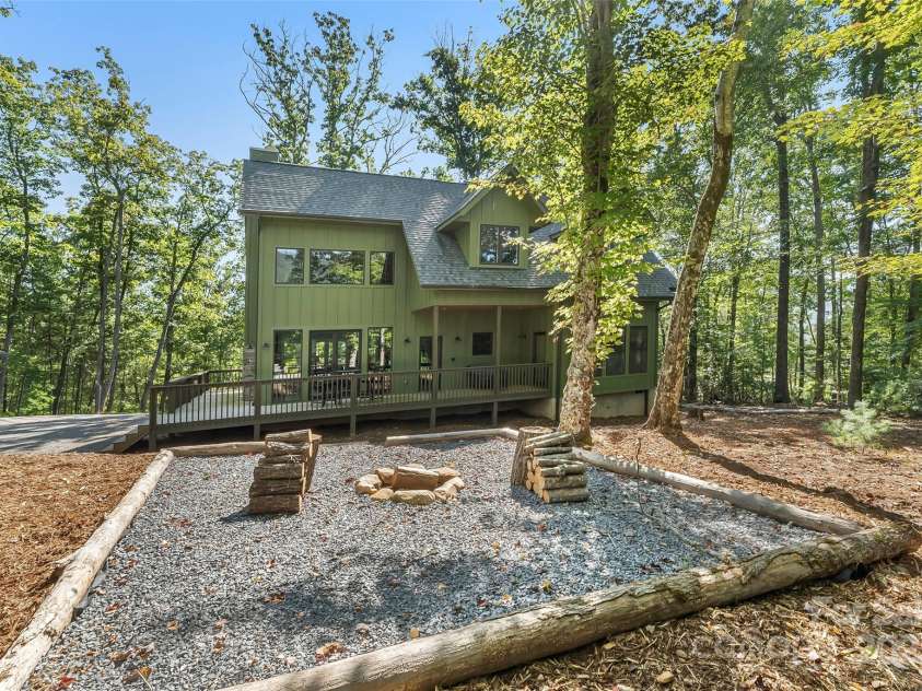 90 Clinchfield Gap Road, Marion, NC 28752.  MLS# CAR4302416, YatesRealty ID 7464. 