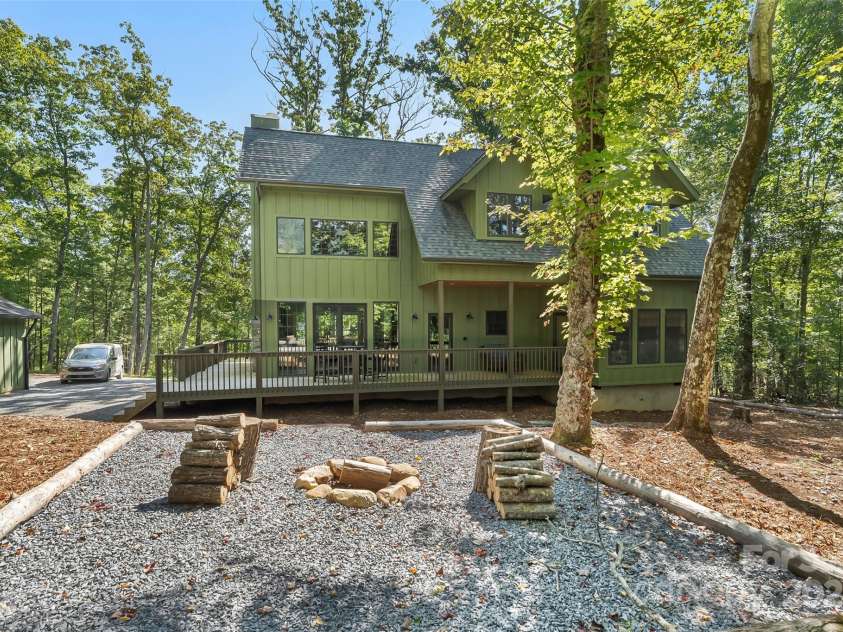 90 Clinchfield Gap Road, Marion, NC 28752.  MLS# CAR4302416, YatesRealty ID 7464. 