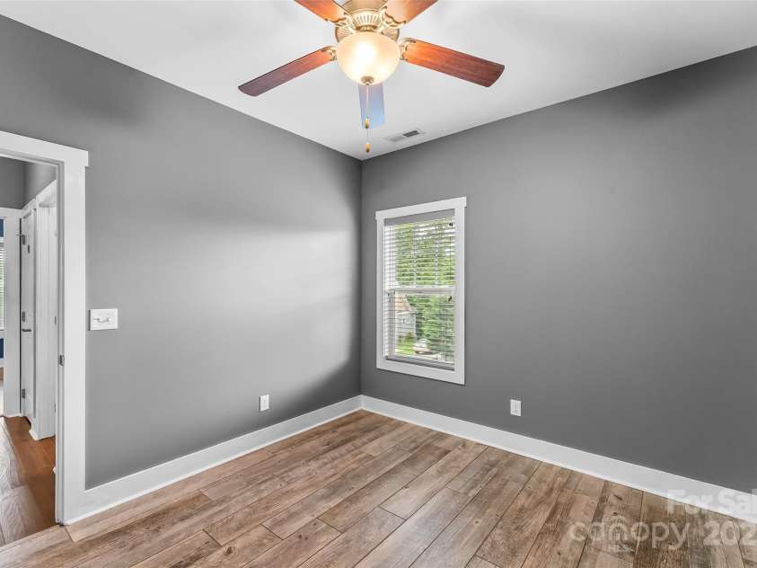 6 Meeting Street, Asheville, NC 28803.  MLS# CAR4266058, YatesRealty ID 7465. Bedroom 3