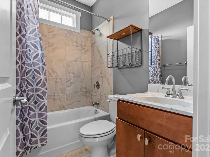 6 Meeting Street, Asheville, NC 28803.  MLS# CAR4266058, YatesRealty ID 7465. Hall Bathroom