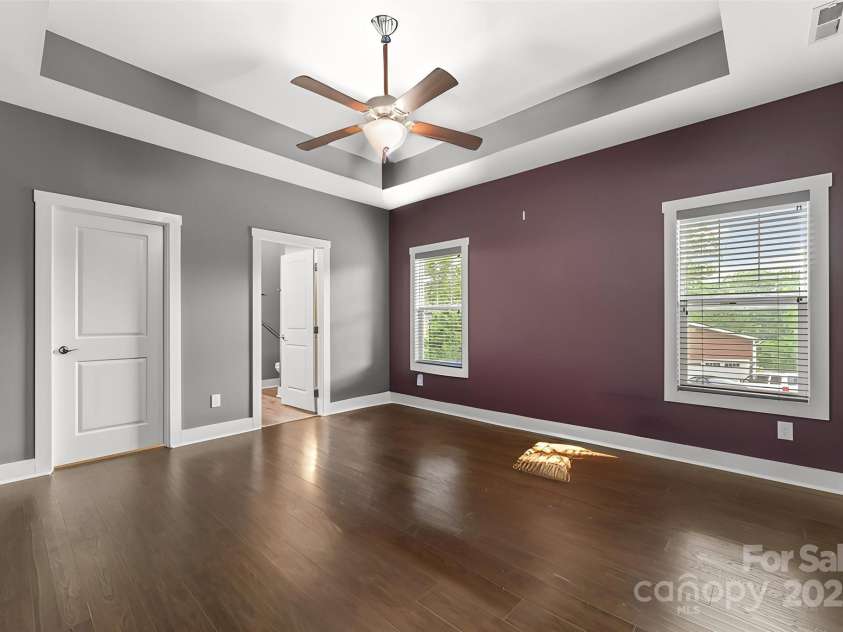 6 Meeting Street, Asheville, NC 28803.  MLS# CAR4266058, YatesRealty ID 7465. Primary bedroom
