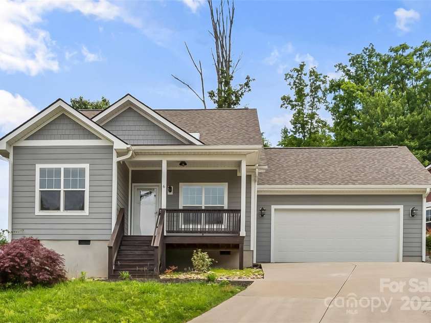 6 Meeting Street, Asheville, NC 28803.  MLS# CAR4266058, YatesRealty ID 7465. Welcome Home!