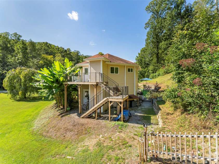 214 Locust Cove Road, Marion, NC 28752.  MLS# CAR4300919, YatesRealty ID 7466. 