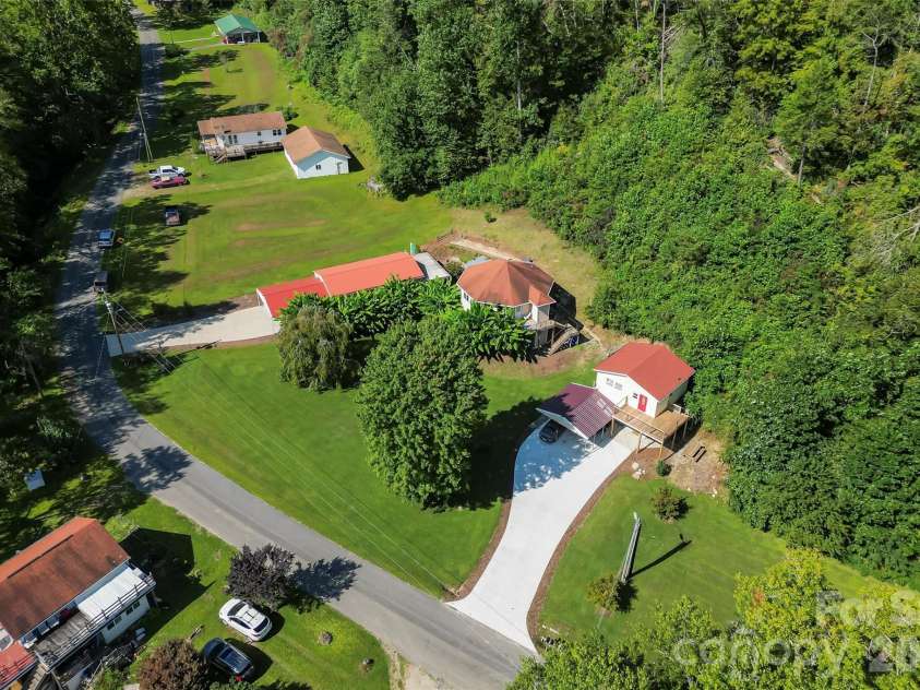 214 Locust Cove Road, Marion, NC 28752.  MLS# CAR4300919, YatesRealty ID 7466. 