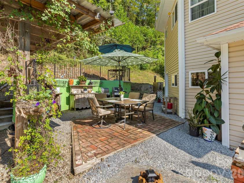214 Locust Cove Road, Marion, NC 28752.  MLS# CAR4300919, YatesRealty ID 7466. 