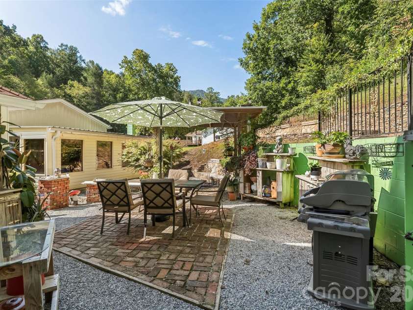 214 Locust Cove Road, Marion, NC 28752.  MLS# CAR4300919, YatesRealty ID 7466. 