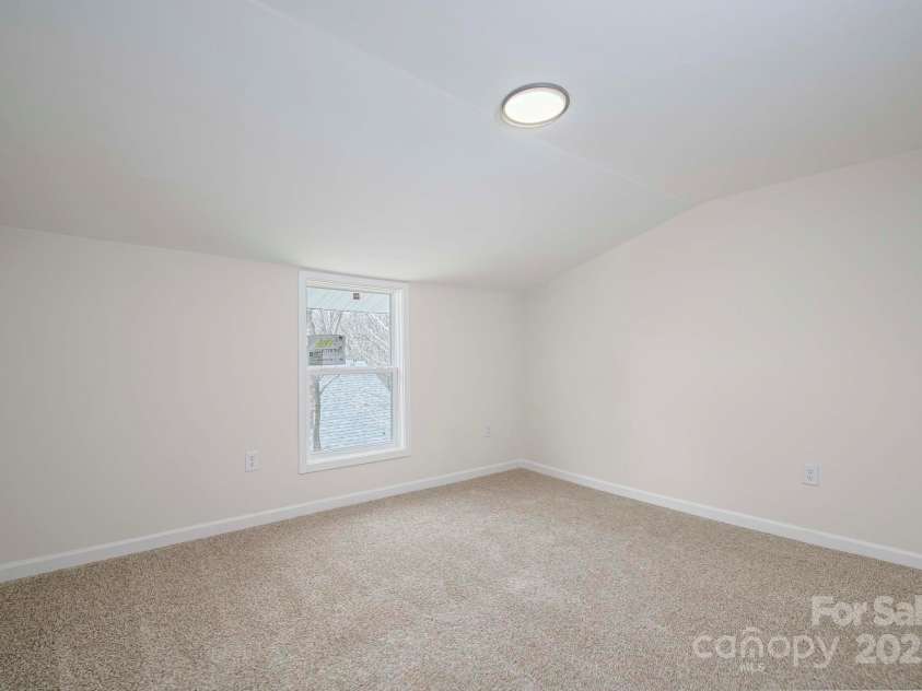 257 3rd Avenue, Hickory, NC 28602.  MLS# CAR4237724, YatesRealty ID 7466. Bedroom 1