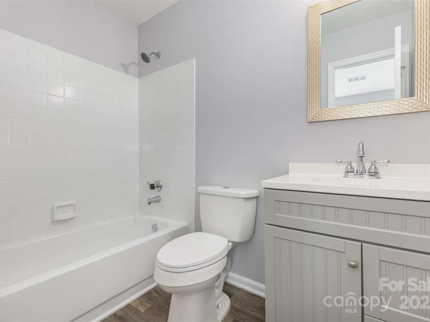 6319 Windsor Gate Lane, Charlotte, NC 28215.  MLS# CAR4296312, YatesRealty ID 7468. 