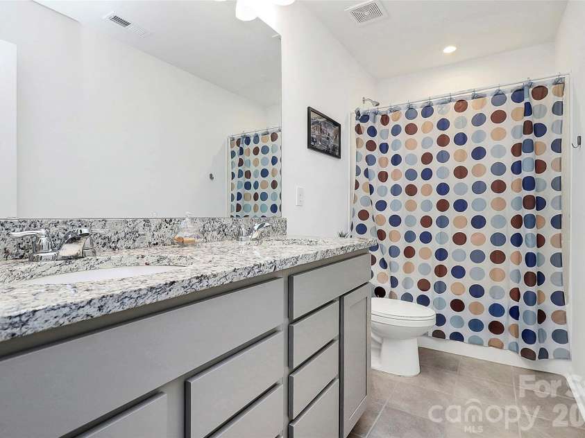 13140 Sudwick Lane, Charlotte, NC 28278.  MLS# CAR4343170, YatesRealty ID 7469. 