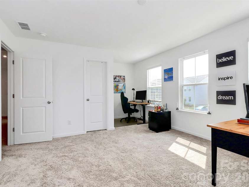 13140 Sudwick Lane, Charlotte, NC 28278.  MLS# CAR4343170, YatesRealty ID 7469. 