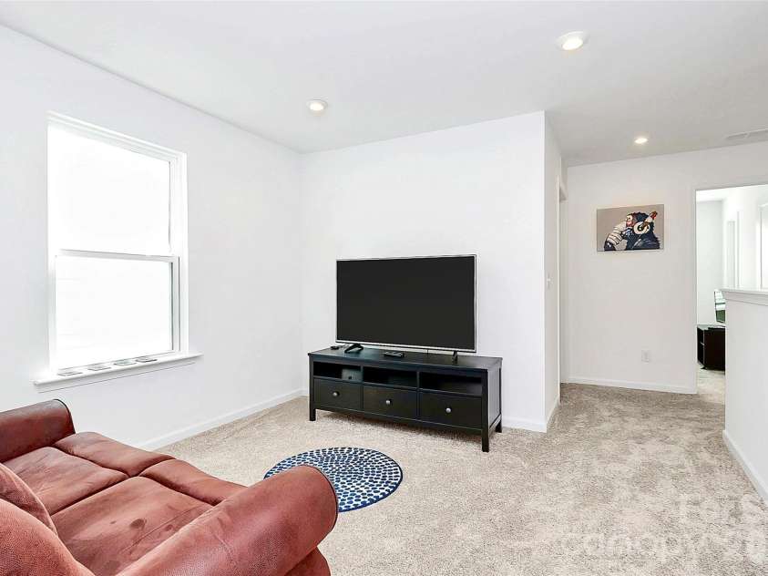 13140 Sudwick Lane, Charlotte, NC 28278.  MLS# CAR4343170, YatesRealty ID 7469. 