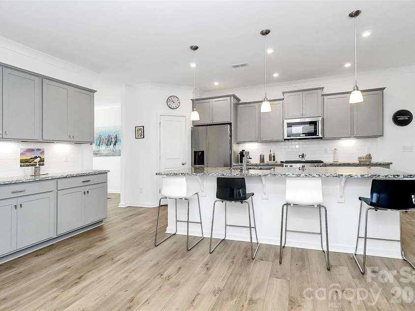 13140 Sudwick Lane, Charlotte, NC 28278.  MLS# CAR4343170, YatesRealty ID 7469. 