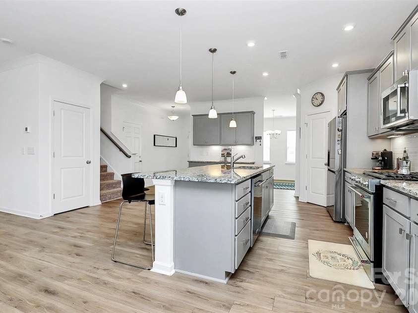 13140 Sudwick Lane, Charlotte, NC 28278.  MLS# CAR4343170, YatesRealty ID 7469. 