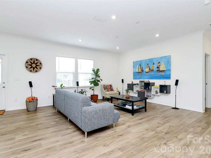 13140 Sudwick Lane, Charlotte, NC 28278.  MLS# CAR4343170, YatesRealty ID 7469. 