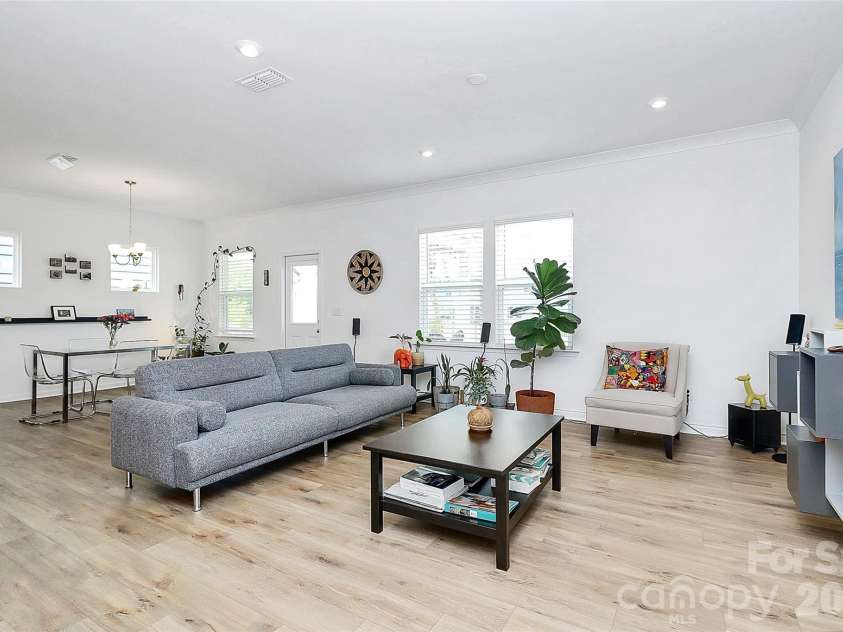 13140 Sudwick Lane, Charlotte, NC 28278.  MLS# CAR4343170, YatesRealty ID 7469. 