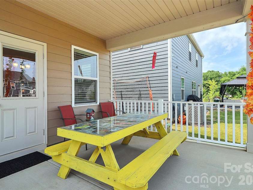 13140 Sudwick Lane, Charlotte, NC 28278.  MLS# CAR4343170, YatesRealty ID 7469. 