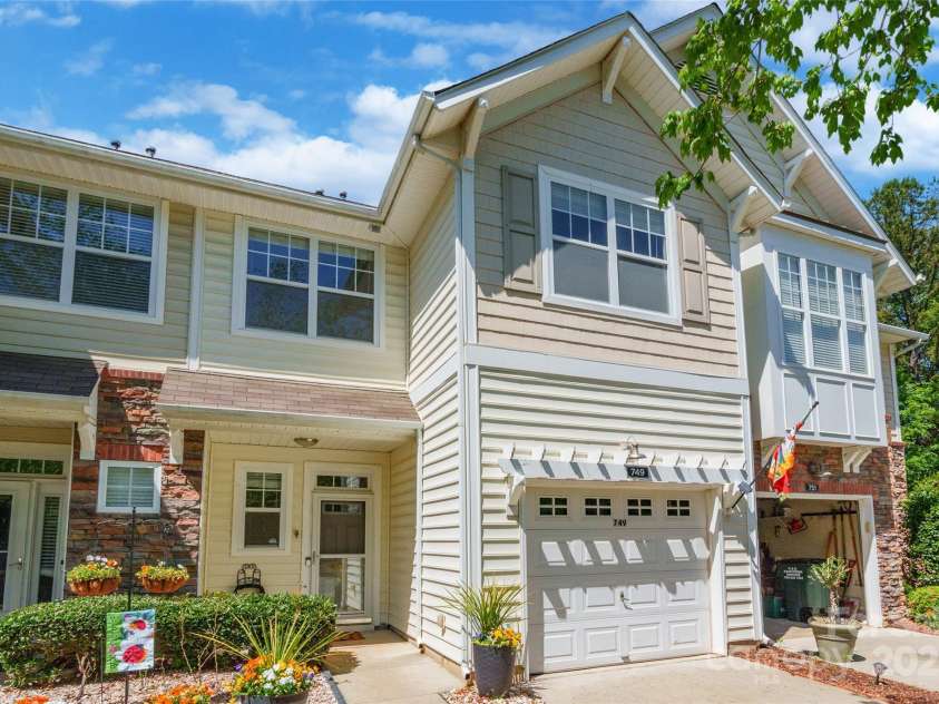 749 Petersburg Drive, Fort Mill, SC 29708.  MLS# CAR4248575, YatesRealty ID 7469. 