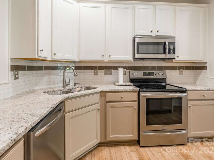 749 Petersburg Drive, Fort Mill, SC 29708.  MLS# CAR4248575, YatesRealty ID 7469. 