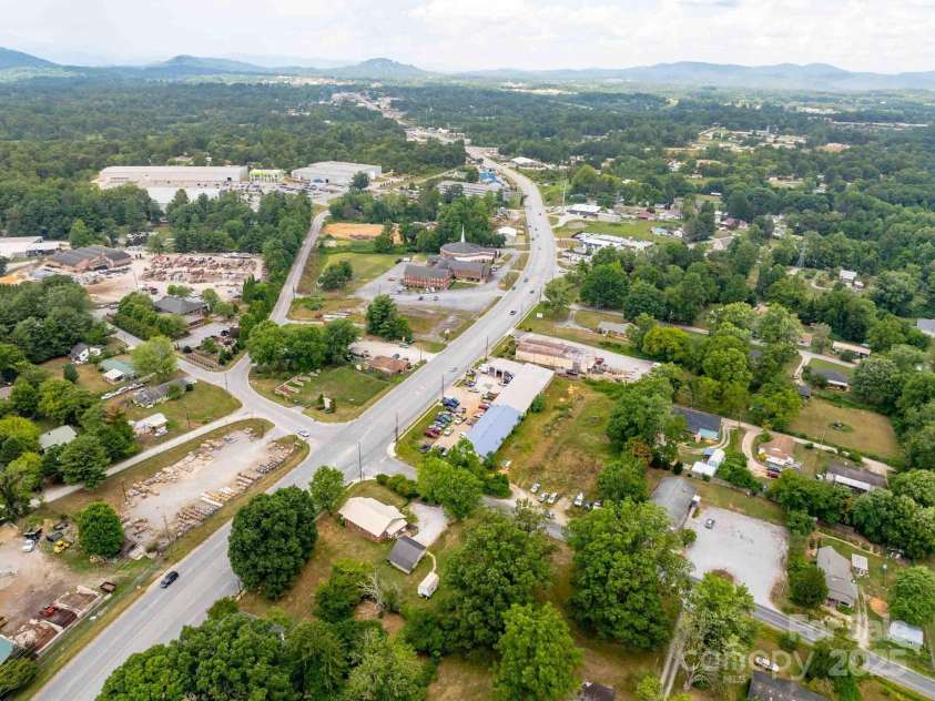 103 King Street, East Flat Rock, NC 28726.  MLS# CAR4229191, YatesRealty ID 747. 