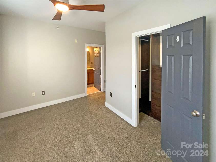 210 Harbour Place Drive, Davidson, NC 28036.  MLS# CAR4151059, YatesRealty ID 7470. 