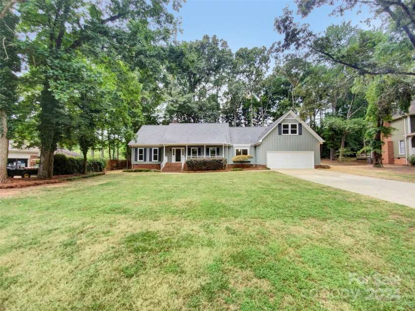 138 Bufflehead Drive, Mooresville, NC 28117.  MLS# CAR4156920, YatesRealty ID 7471. 