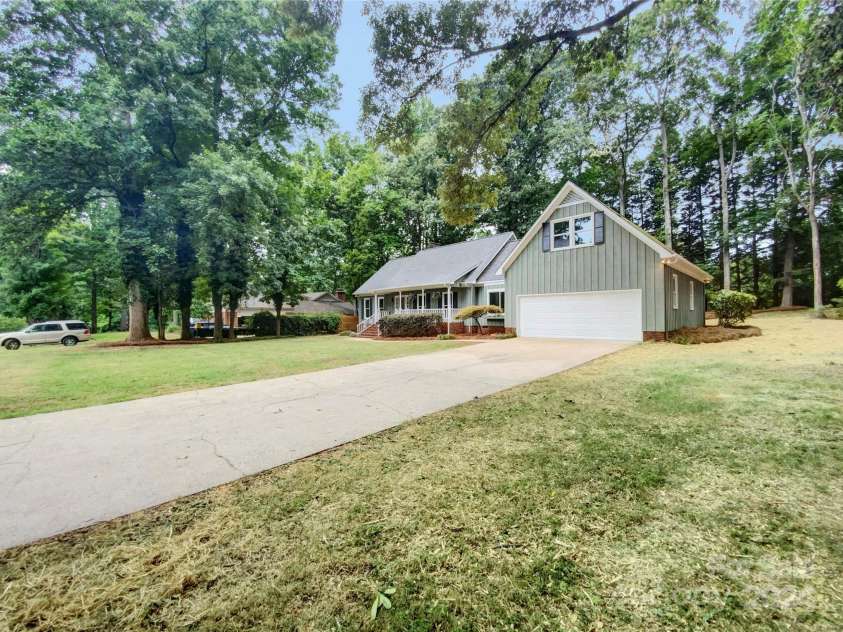 138 Bufflehead Drive, Mooresville, NC 28117.  MLS# CAR4156920, YatesRealty ID 7471. 