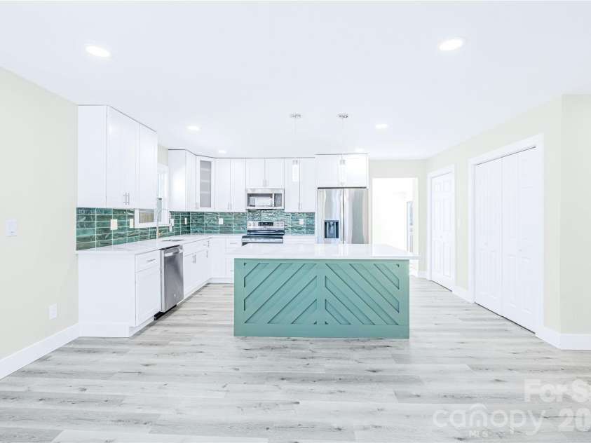 3623 Sargeant Drive, Charlotte, NC 28217.  MLS# CAR4359616, YatesRealty ID 7472. 