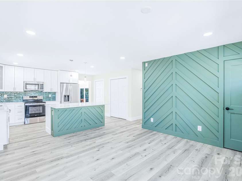 3623 Sargeant Drive, Charlotte, NC 28217.  MLS# CAR4359616, YatesRealty ID 7472. 