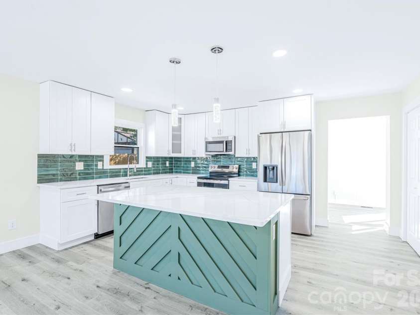 3623 Sargeant Drive, Charlotte, NC 28217.  MLS# CAR4359616, YatesRealty ID 7472. 