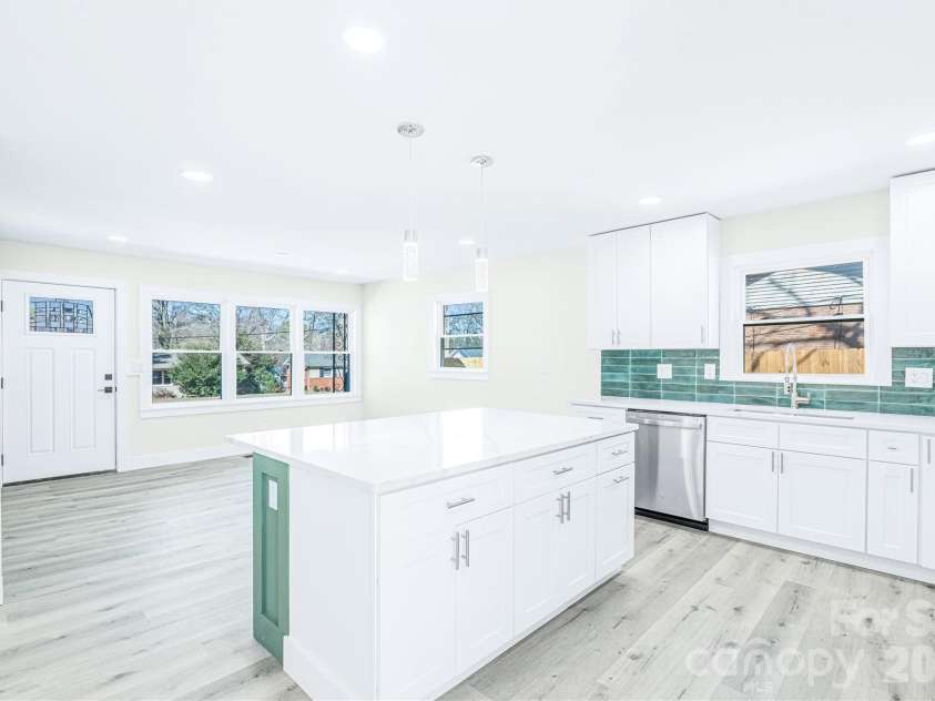 3623 Sargeant Drive, Charlotte, NC 28217.  MLS# CAR4359616, YatesRealty ID 7472. 