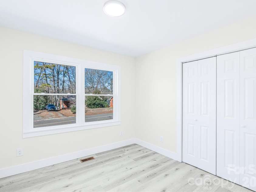 3623 Sargeant Drive, Charlotte, NC 28217.  MLS# CAR4359616, YatesRealty ID 7472. 