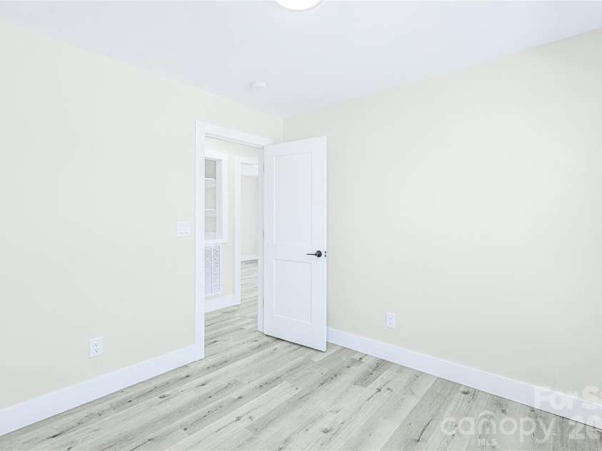 3623 Sargeant Drive, Charlotte, NC 28217.  MLS# CAR4359616, YatesRealty ID 7472. 