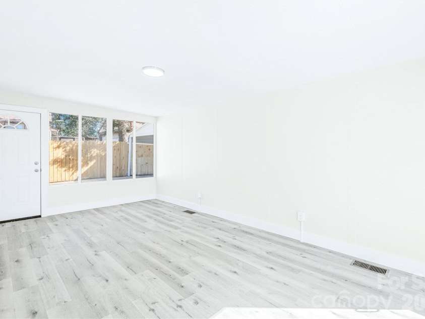 3623 Sargeant Drive, Charlotte, NC 28217.  MLS# CAR4359616, YatesRealty ID 7472. 