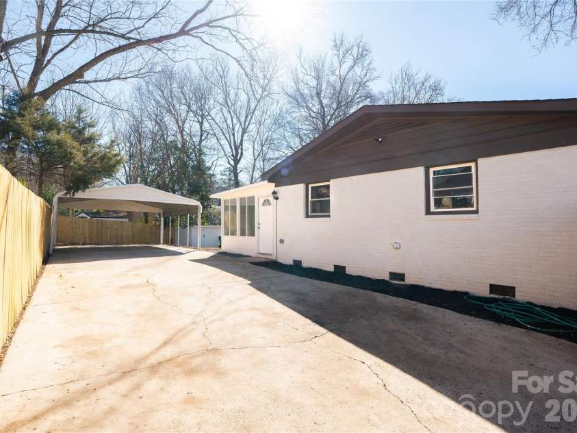 3623 Sargeant Drive, Charlotte, NC 28217.  MLS# CAR4359616, YatesRealty ID 7472. 