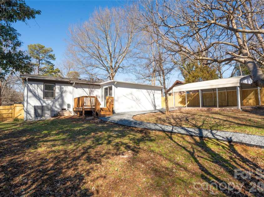3623 Sargeant Drive, Charlotte, NC 28217.  MLS# CAR4359616, YatesRealty ID 7472. 