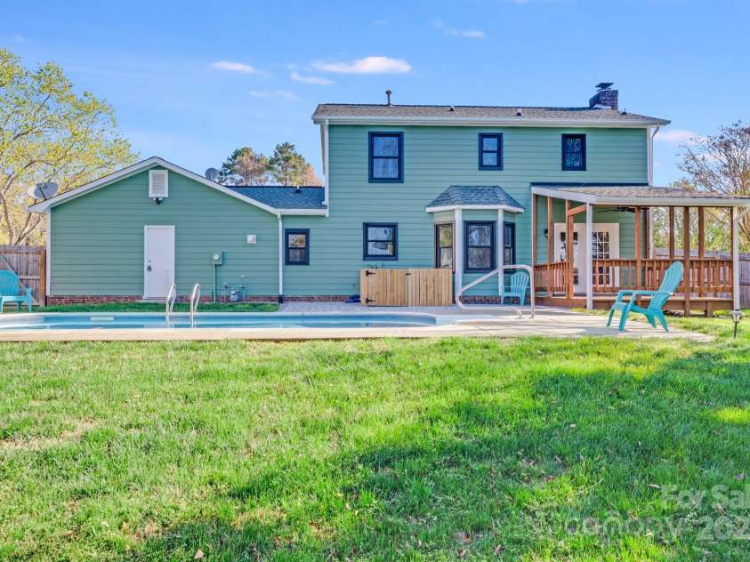 12620 Sulgrave Drive, Huntersville, NC 28078.  MLS# CAR4249153, YatesRealty ID 7473. 