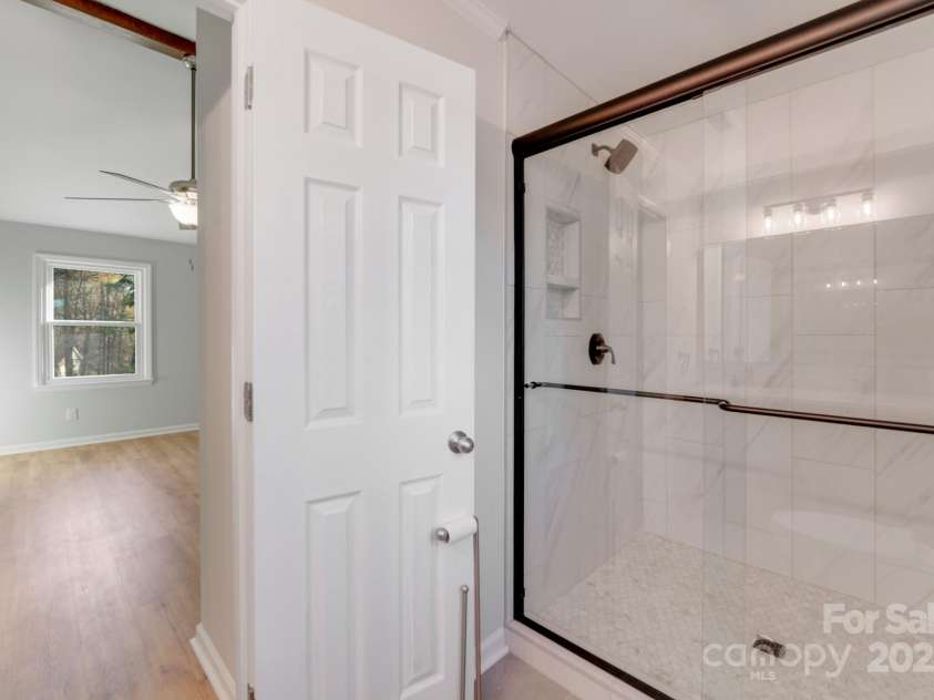 12620 Sulgrave Drive, Huntersville, NC 28078.  MLS# CAR4249153, YatesRealty ID 7473. Owners' Suite Walk-In Shower