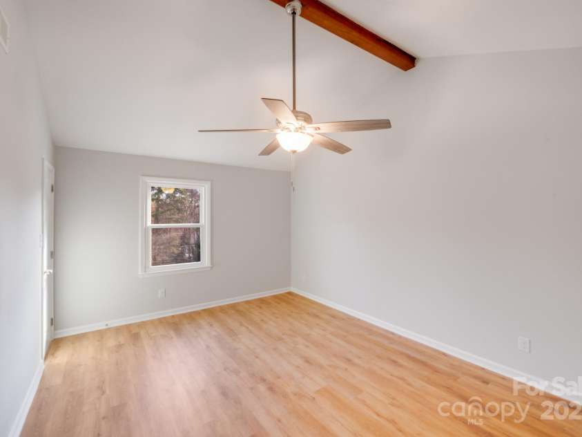 12620 Sulgrave Drive, Huntersville, NC 28078.  MLS# CAR4249153, YatesRealty ID 7473. Owners Suite with two closets