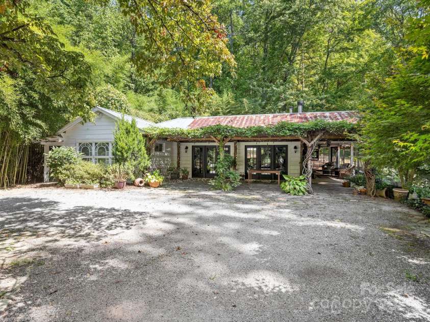 144 Miller Drive, Tryon, NC 28782.  MLS# CAR4304332, YatesRealty ID 7474. 