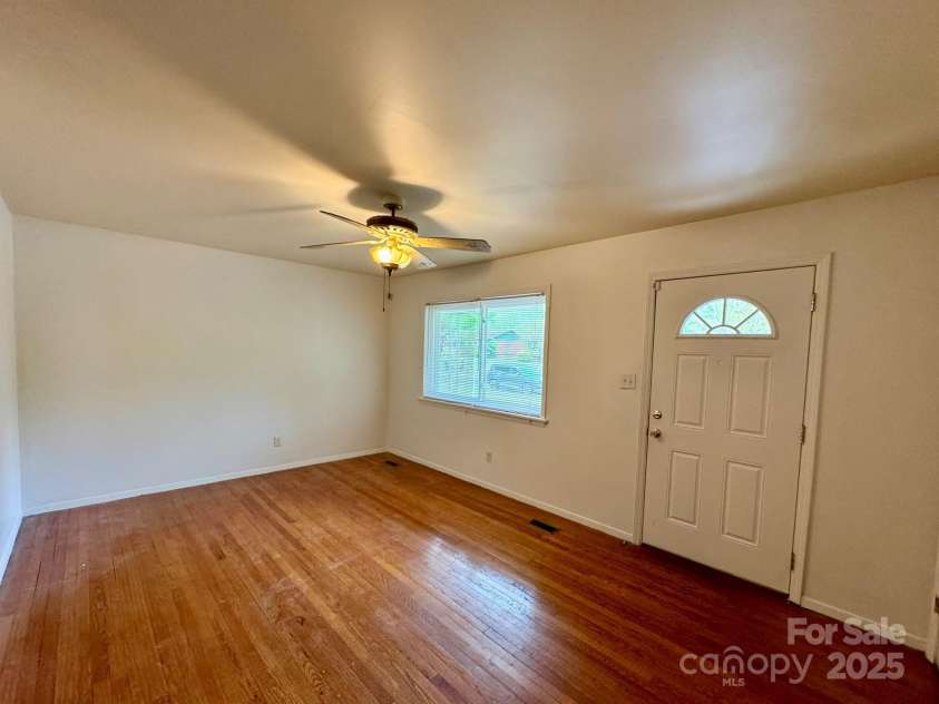 4623 Monmouth Drive, Charlotte, NC 28269.  MLS# CAR4247636, YatesRealty ID 7475. 