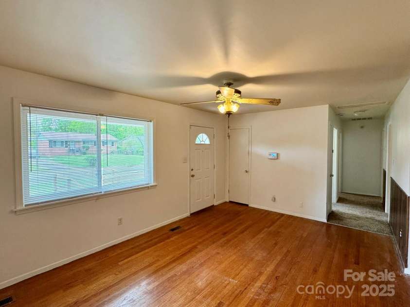 4623 Monmouth Drive, Charlotte, NC 28269.  MLS# CAR4247636, YatesRealty ID 7475. 