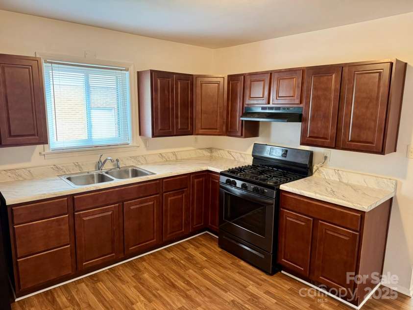 4623 Monmouth Drive, Charlotte, NC 28269.  MLS# CAR4247636, YatesRealty ID 7475. 