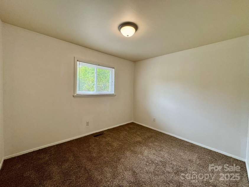 4623 Monmouth Drive, Charlotte, NC 28269.  MLS# CAR4247636, YatesRealty ID 7475. 