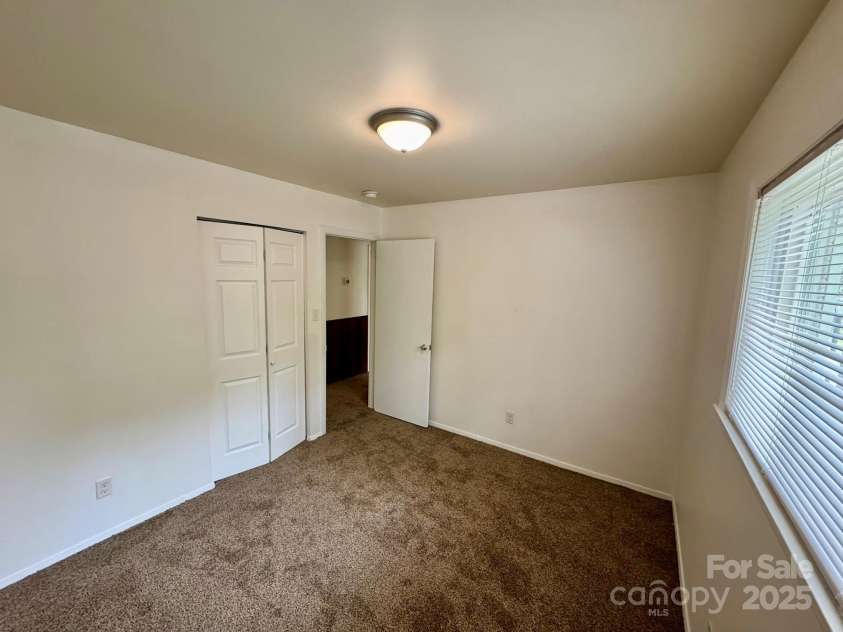 4623 Monmouth Drive, Charlotte, NC 28269.  MLS# CAR4247636, YatesRealty ID 7475. 