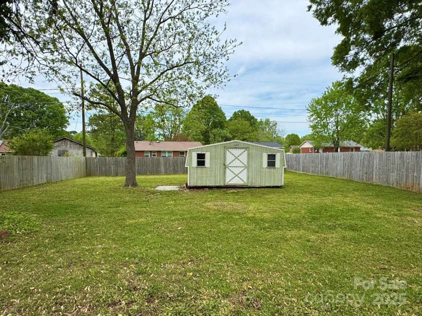 4623 Monmouth Drive, Charlotte, NC 28269.  MLS# CAR4247636, YatesRealty ID 7475. 