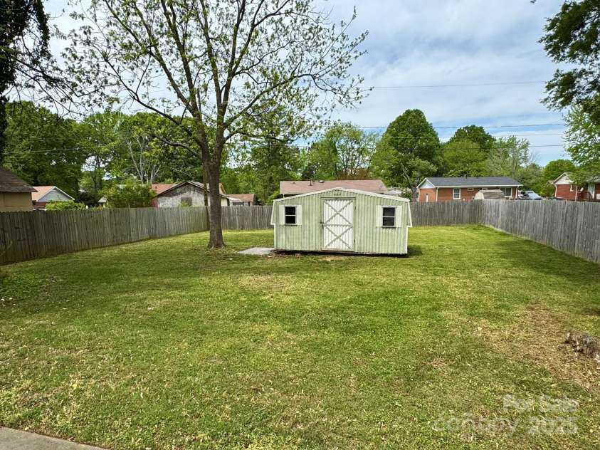 4623 Monmouth Drive, Charlotte, NC 28269.  MLS# CAR4247636, YatesRealty ID 7475. 