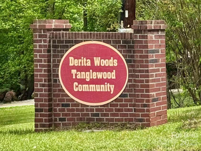 4623 Monmouth Drive, Charlotte, NC 28269.  MLS# CAR4247636, YatesRealty ID 7475. 