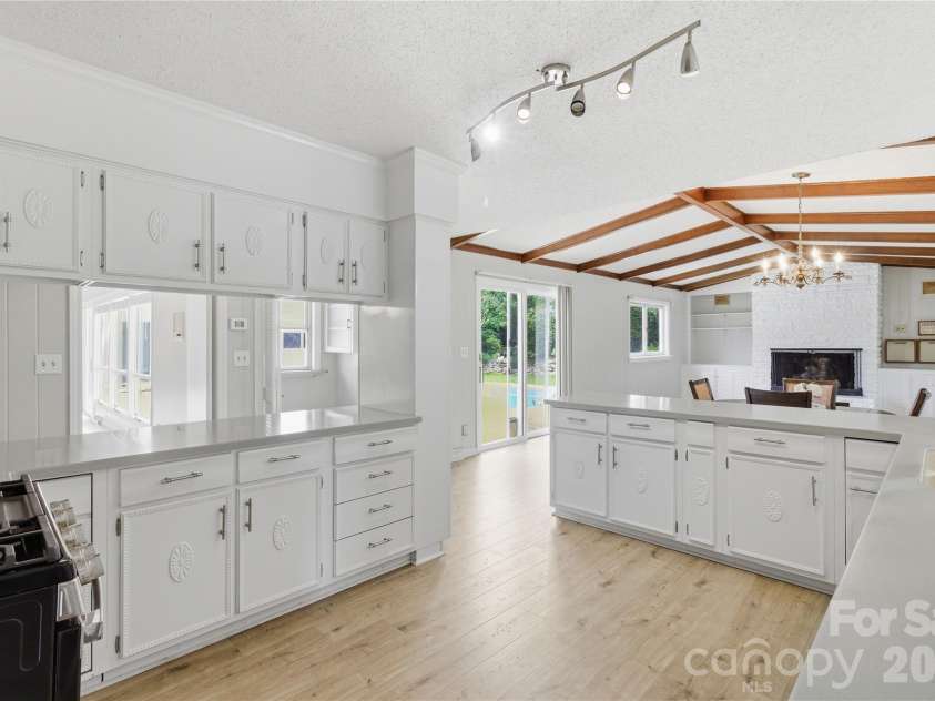 938 Sandswood Drive, Gastonia, NC 28054.  MLS# CAR4391359, YatesRealty ID 7477. 